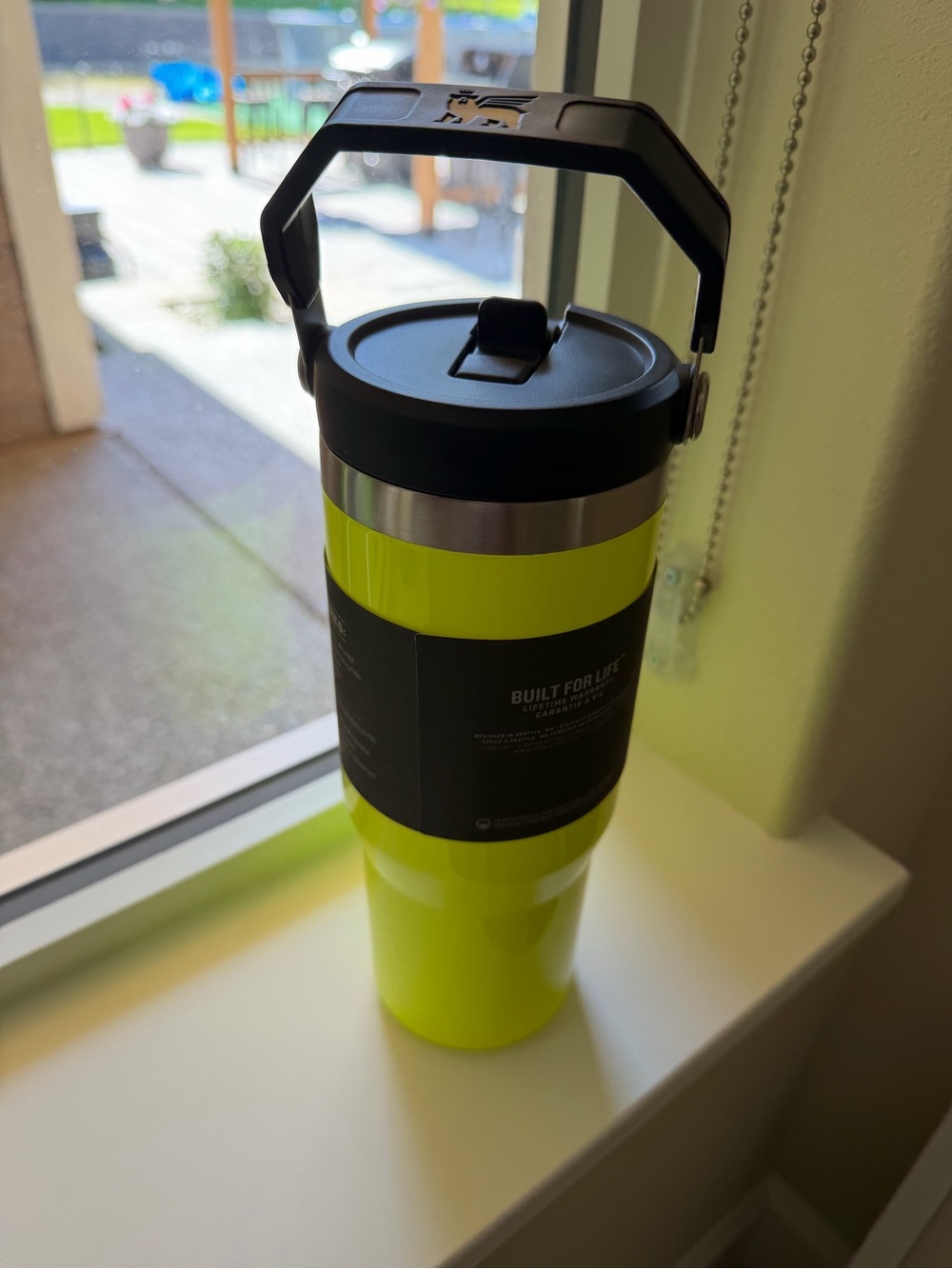 New Stanley Neon Yellow 30oz Classic Flip Straw Tumbler Lid - Picture 2 of 3